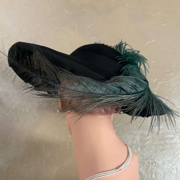 FASCINATING 1940s\' BLACK FELT WIDE BRIM HAT + LARGE AQUA OSTRICH FEATHER main image 10